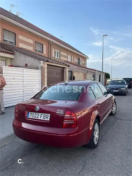 Usado Skoda Superb Comfort 140 CV (102 kW) 2007 Granate Berlina