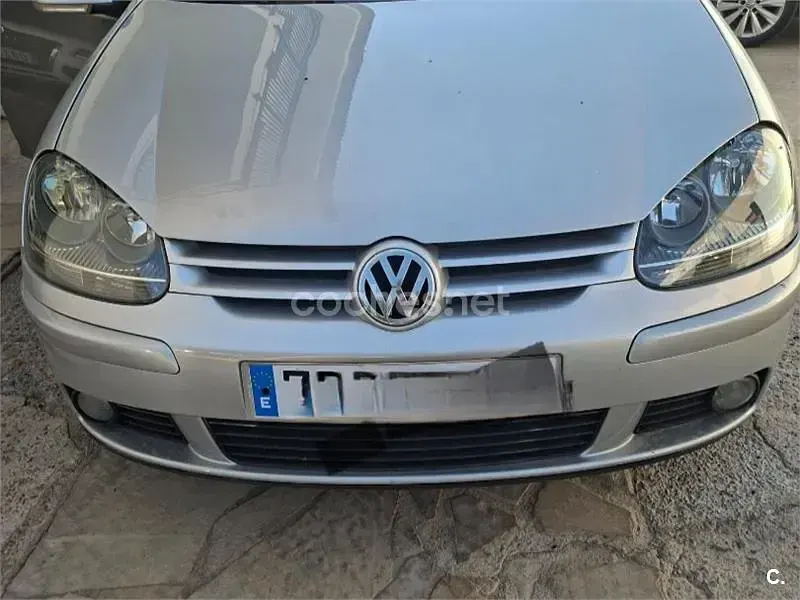 Usado VW Golf IV Conceptline 105 CV (77 kW) 2004 Gris / plata Berlina