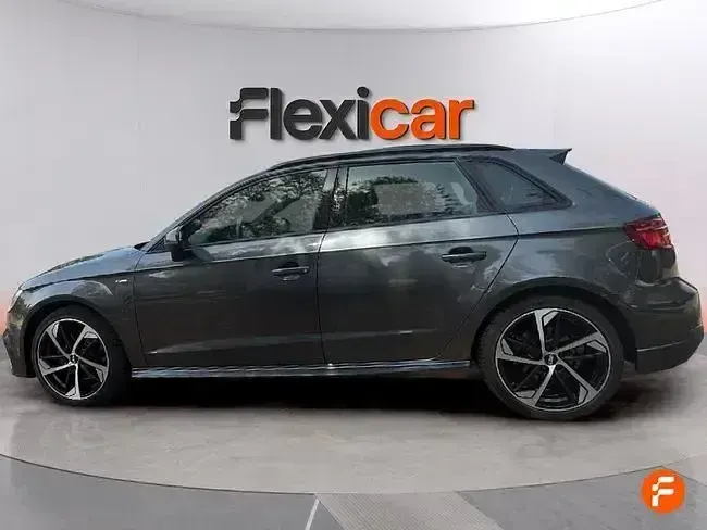 Usado Audi A3 150 CV (110 kW) 2020 Gris Berlina