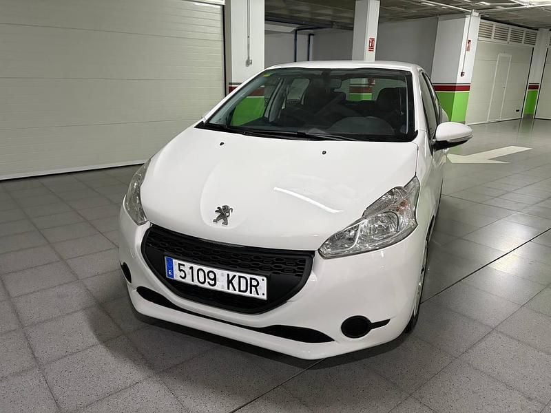 Usado Peugeot 208 Active 75 CV (55 kW) 2017 Blanco Utilitario