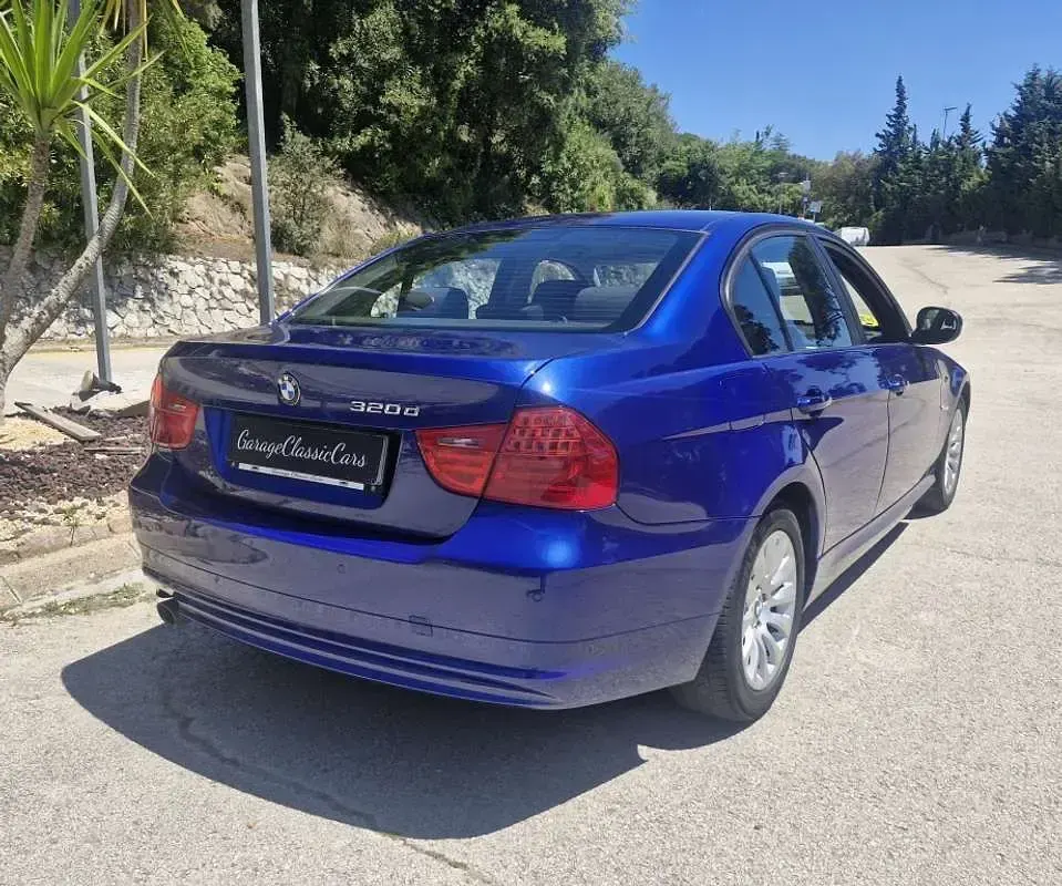Usado BMW 320 177 CV (130 kW) 2009 Azul Berlina