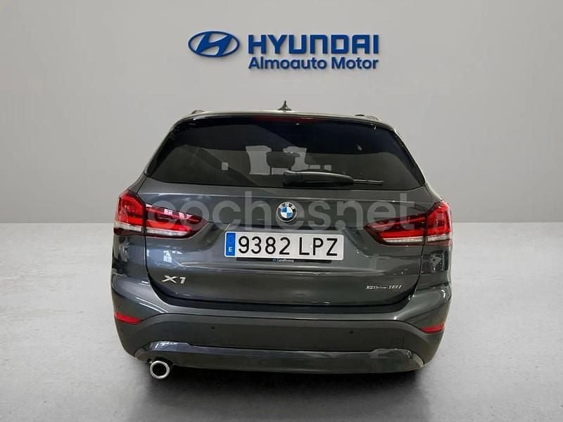 Usado BMW X1 Comfort Edition 136 CV (100 kW) 2021 Gris / plata SUV