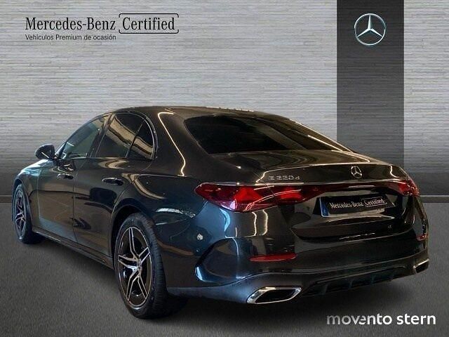 Usado Mercedes E220 AMG line 197 CV (144 kW) 2025 Gris Berlina