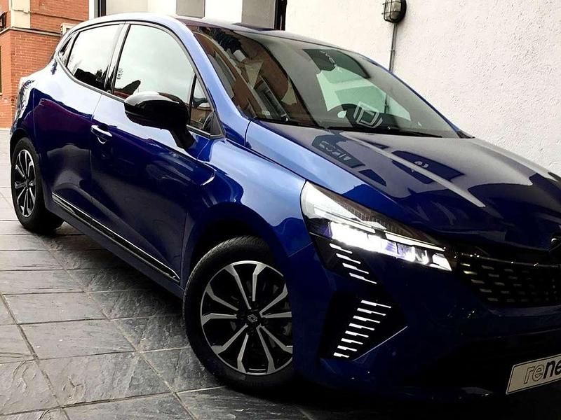 Usado Renault Clio V Techno 145 CV (106 kW) 2025 Azul Utilitario
