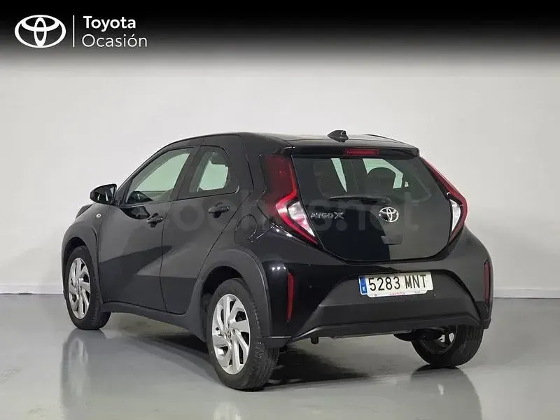 Usado Toyota Aygo X Play 72 CV (52 kW) 2024 Negro SUV