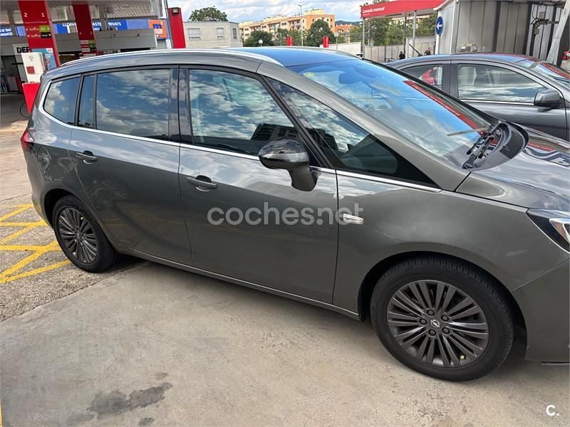 Usado Opel Zafira Selective 120 CV (88 kW) 2018 Gris / plata Monovolumen