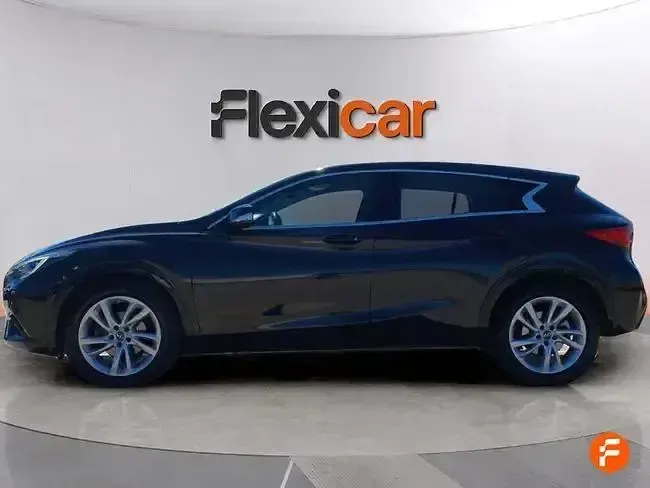 Usado Infiniti Q30 Premium 156 CV (114 kW) 2019 Negro
