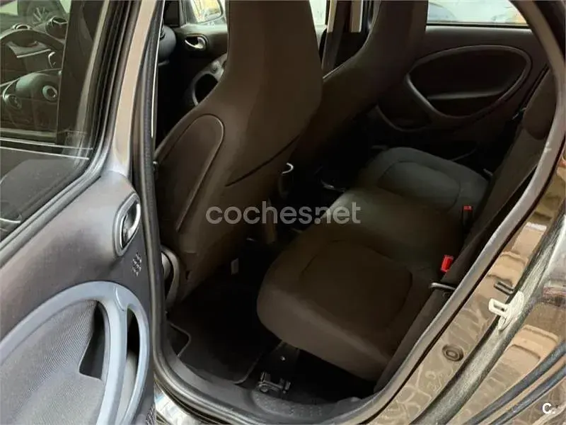 Usado Smart ForFour Passion 90 CV (66 kW) 2018 Gris / plata Utilitario