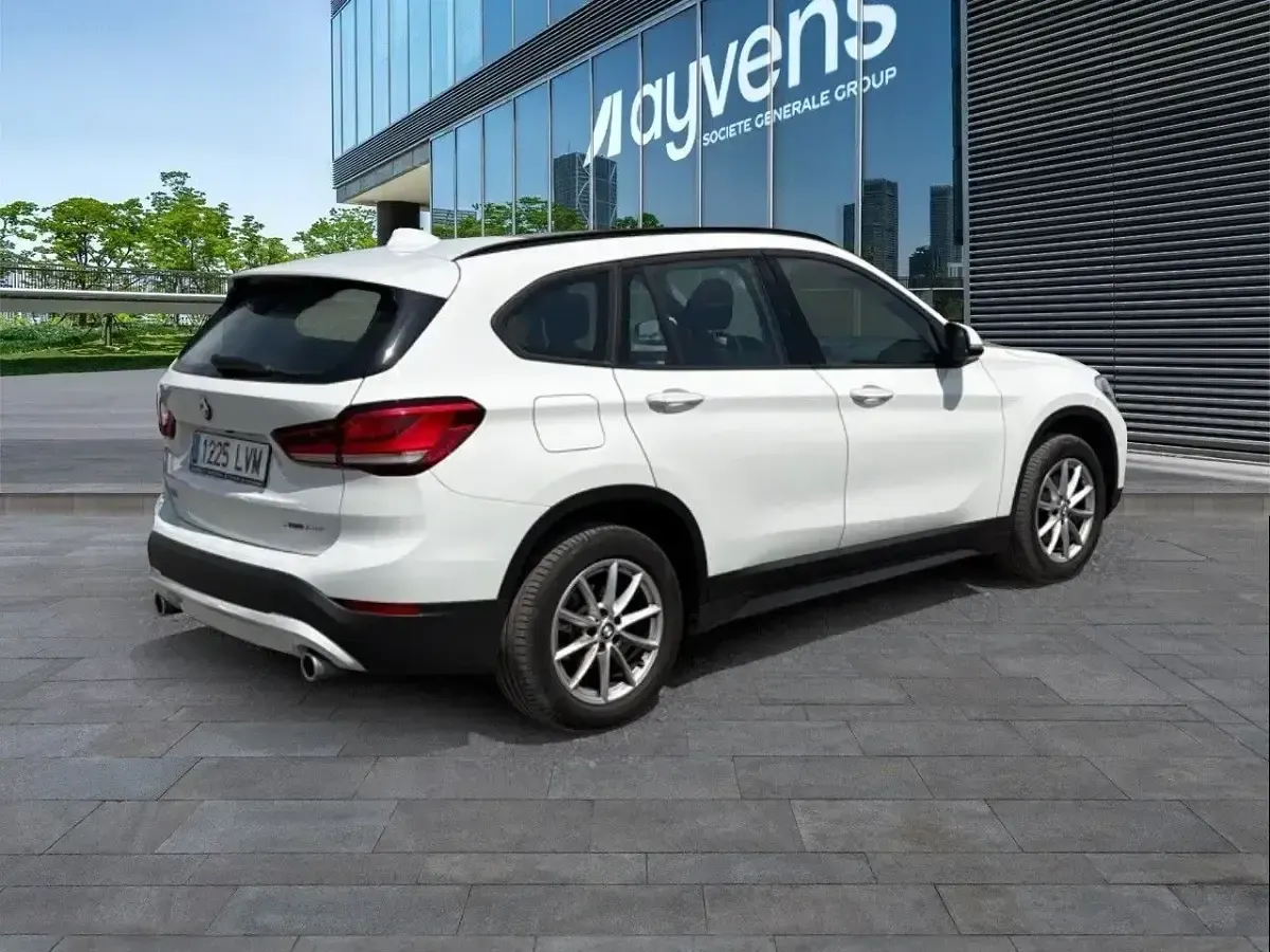 Usado BMW X1 Advantage 150 CV (110 kW) 2021 Blanco SUV