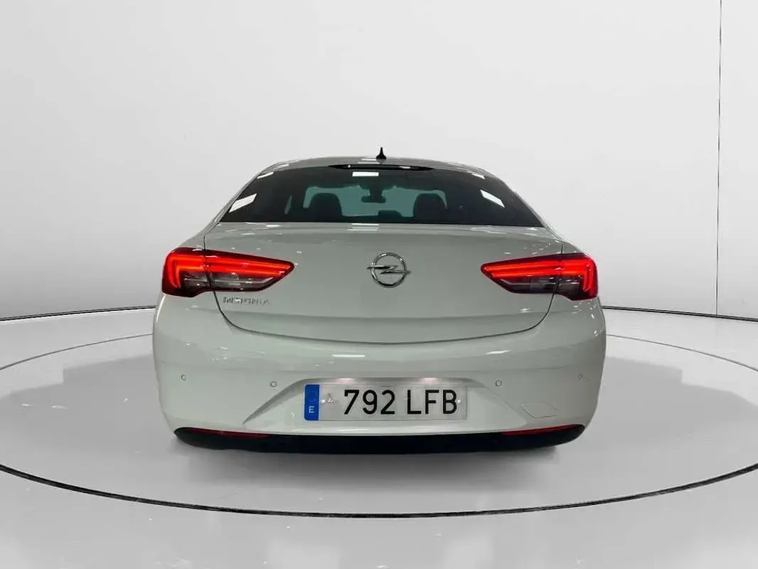 Usado Opel Insignia S 140 CV (102 kW) 2020 Blanco Berlina