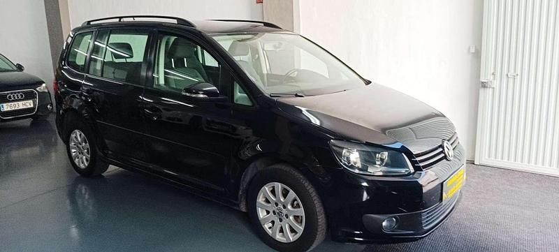 Usado VW Touran Advance 105 CV (77 kW) 2012 Negro Monovolumen