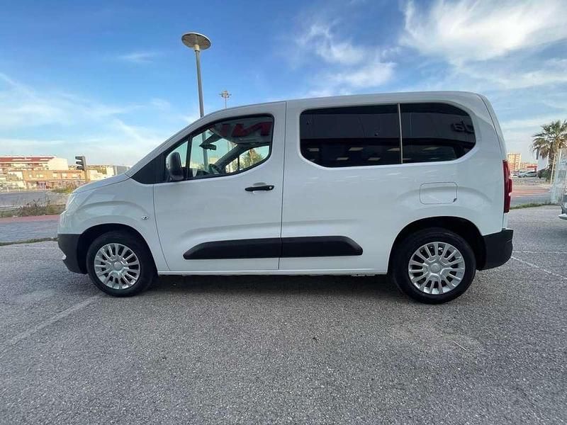 Usado Toyota Proace Active 131 CV (96 kW) 2022 Blanco Monovolumen