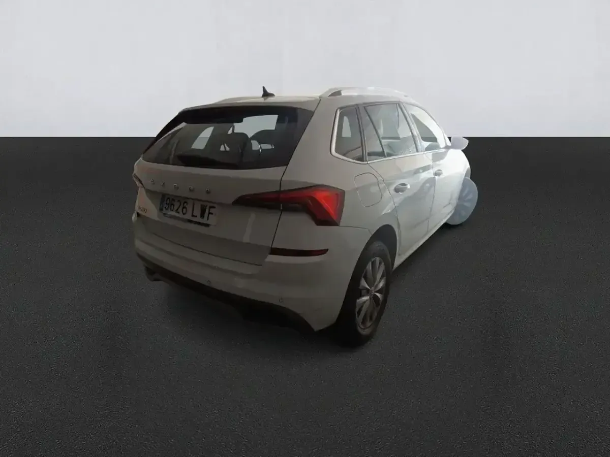 Usado Skoda Kamiq 95 CV (69 kW) 2022 Blanco SUV