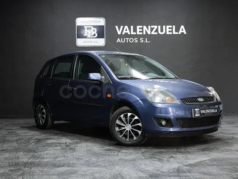 Usado Ford Fiesta Ambiente 68 CV (50 kW) 2006 Azul Utilitario