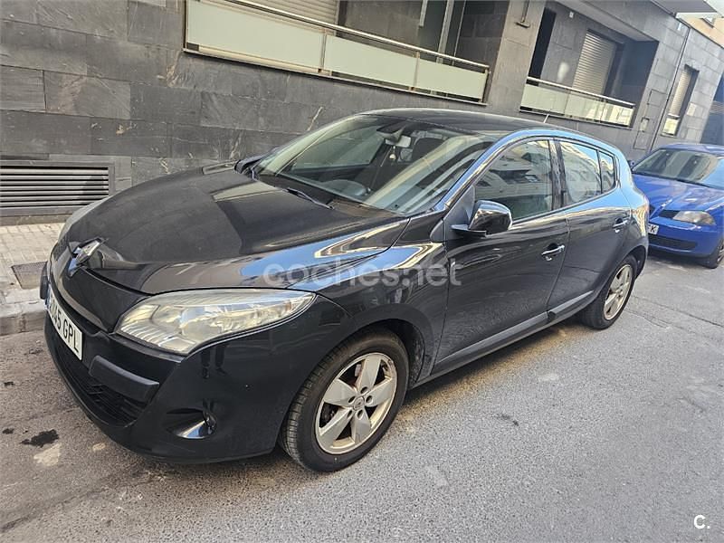 Usado Renault Mégane Dynamique 110 CV (80 kW) 2009 Negro Berlina