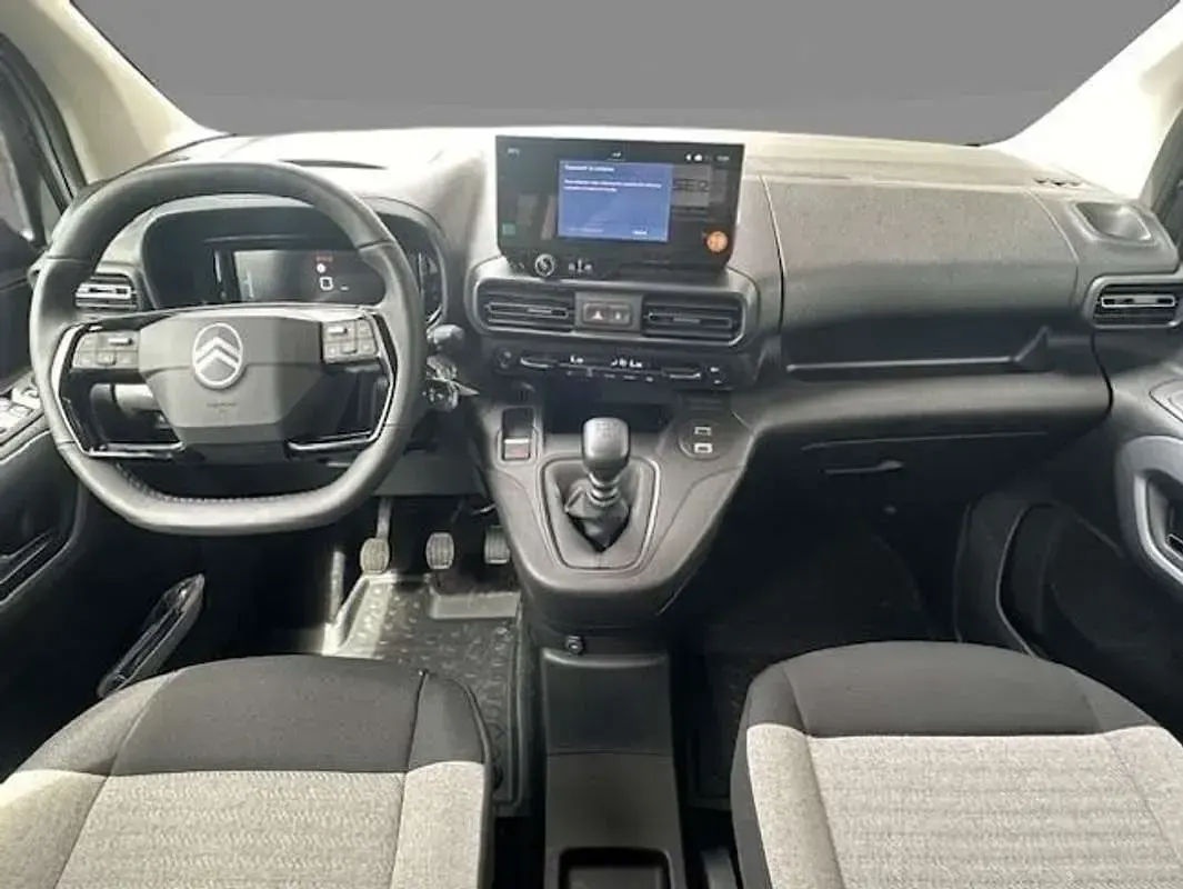 Usado Citroën Berlingo 102 CV (75 kW) 2025 Verde Monovolumen