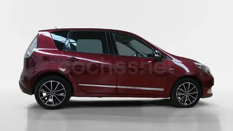 Usado Renault Scénic LIMITED 130 CV (95 kW) 2014 Violeta / lila Monovolumen