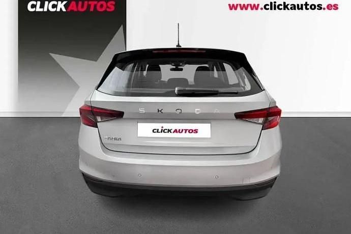 Usado Skoda Fabia Essence 80 CV (58 kW) 2025 Plata Utilitario