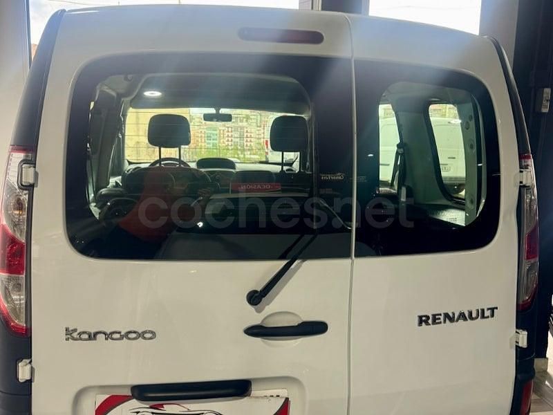 Usado Renault Kangoo Zen 95 CV (69 kW) 2021 Blanco Monovolumen