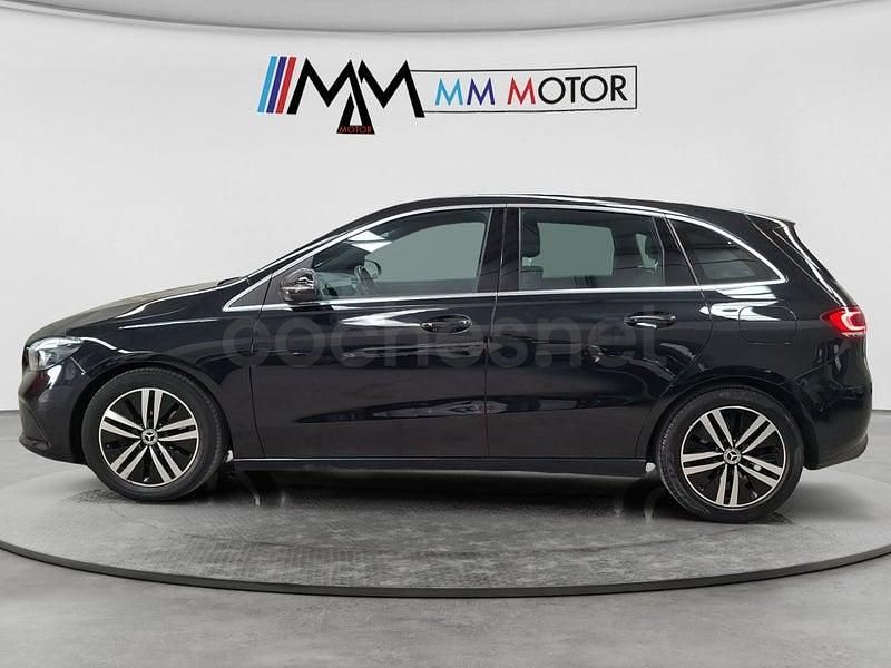 Usado Mercedes B180 116 CV (85 kW) 2022 Negro Monovolumen
