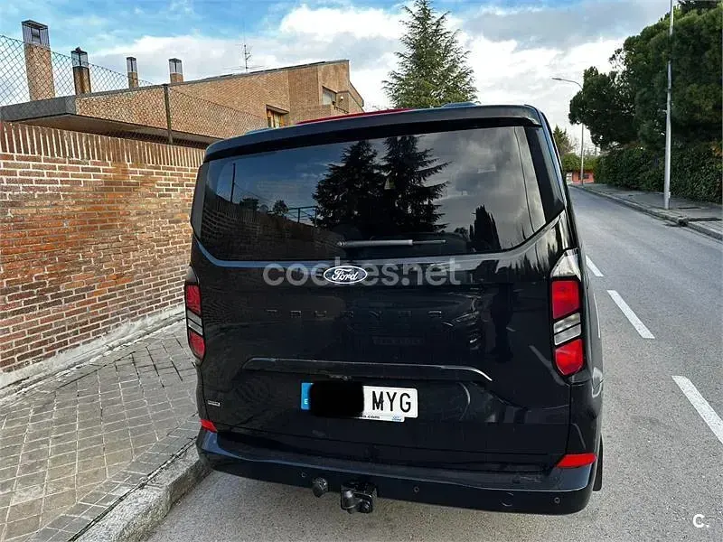 Usado Ford Tourneo Titanium X 185 CV (136 kW) 2023 Negro Monovolumen