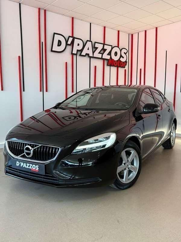 Negro Usado 2018 Volvo V40 Momentum Familiar | 17.500 € (Un poco caro) - Imagen 1/4