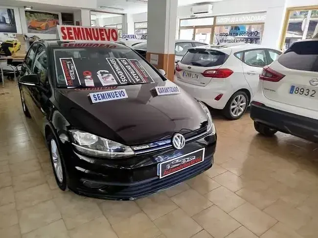 Usado VW Golf VIII Edition 130 CV (95 kW) 2020 Negro Berlina