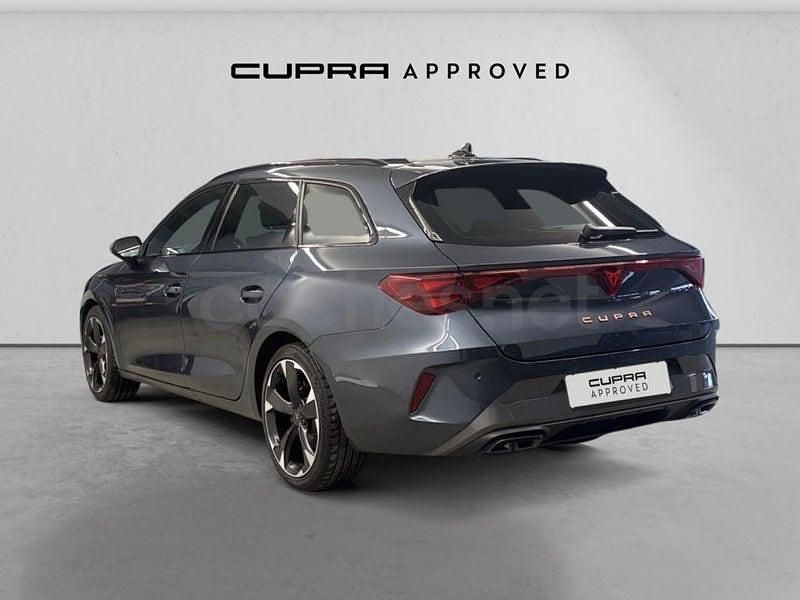 Usado Cupra Leon 150 CV (110 kW) 2025 Gris / plata Familiar