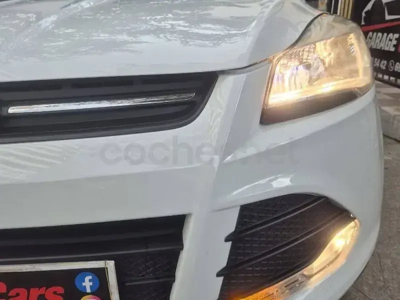 Usado Ford Kuga Trend 150 CV (110 kW) 2013 Blanco SUV