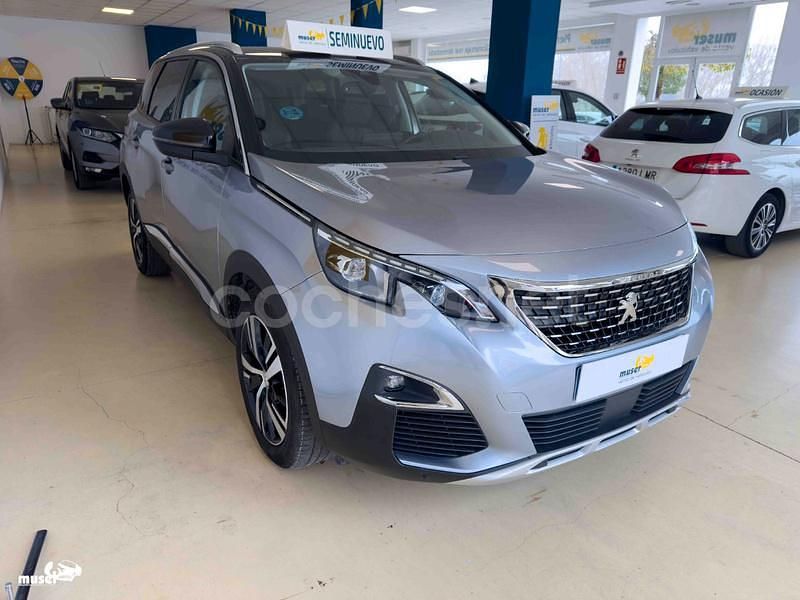Usado Peugeot 5008 Allure 130 CV (95 kW) 2020 Gris / plata SUV