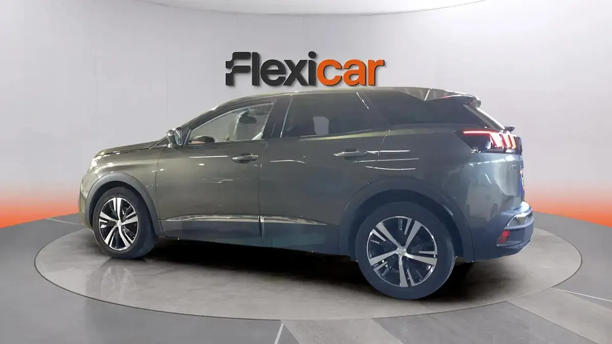Usado Peugeot 3008 Allure 131 CV (96 kW) 2018 Verde SUV