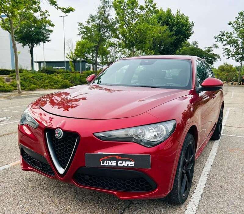 Rojo Usado 2018 Alfa Romeo Stelvio Executive SUV | 23.999 € (Precio justo) - Imagen 1/4