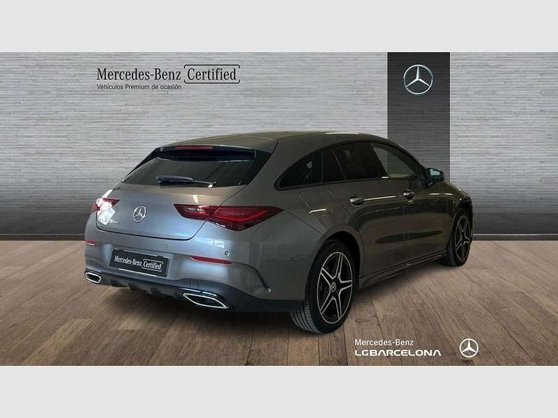 Usado Mercedes CLA250e AMG line 218 CV (160 kW) 2024 Gris Berlina