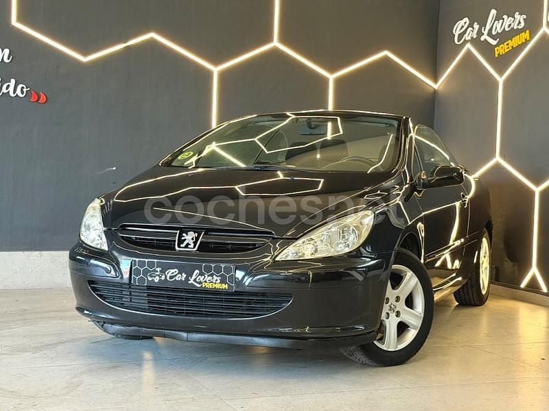 Usado Peugeot 307 CC 138 CV (101 kW) 2004 Negro Descapotable