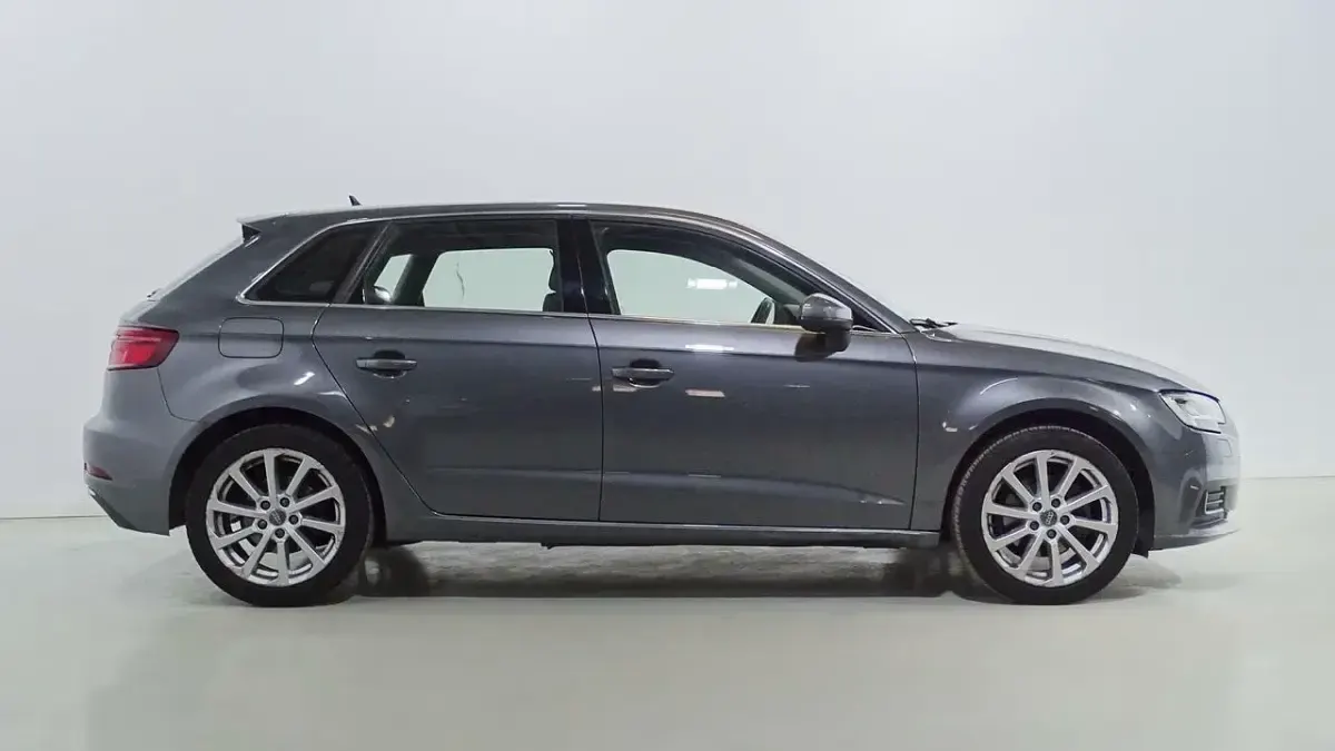 Usado Audi A3 Design 150 CV (110 kW) 2020 Gris Berlina