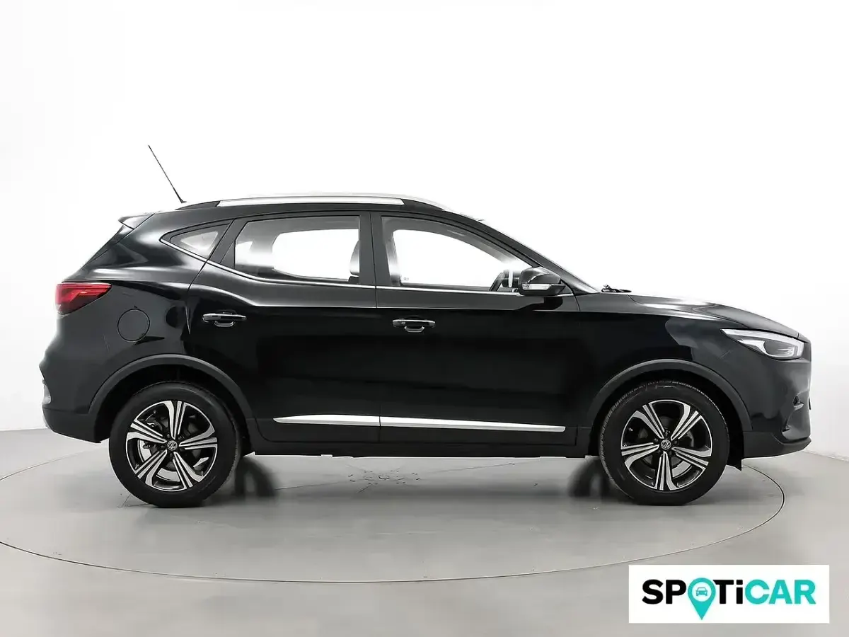 Usado MG ZS Comfort 111 CV (81 kW) 2022 Negro SUV