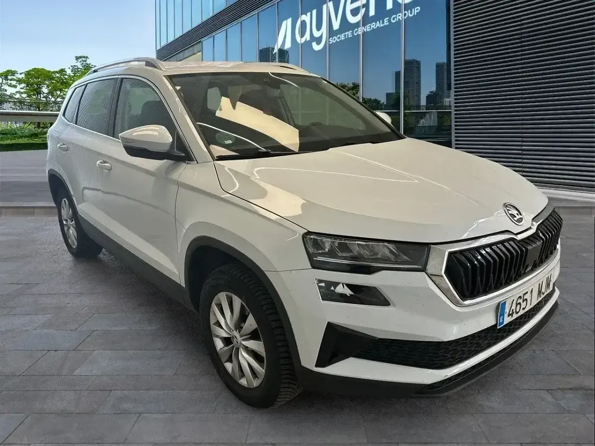 Usado Skoda Karoq Ambition 116 CV (85 kW) 2023 Blanco SUV
