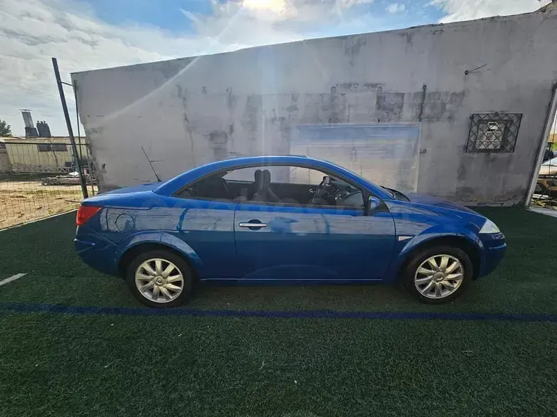 Usado Renault Mégane Authentique 105 CV (77 kW) 2006 Azul Berlina