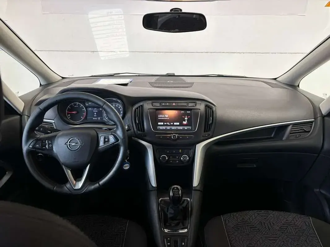 Usado Opel Zafira Family 140 CV (102 kW) 2018 Blanco Monovolumen