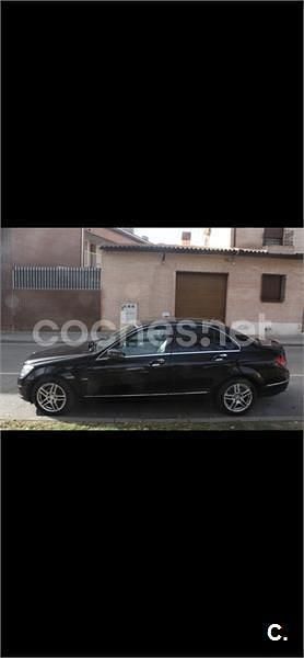 Usado Mercedes C200 Avantgarde 136 CV (100 kW) 2010 Negro Berlina