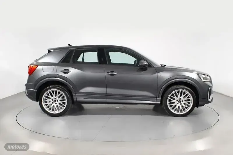 Nuevo Audi Q2 Black Edition 150 CV (110 kW) 2026 Gris SUV