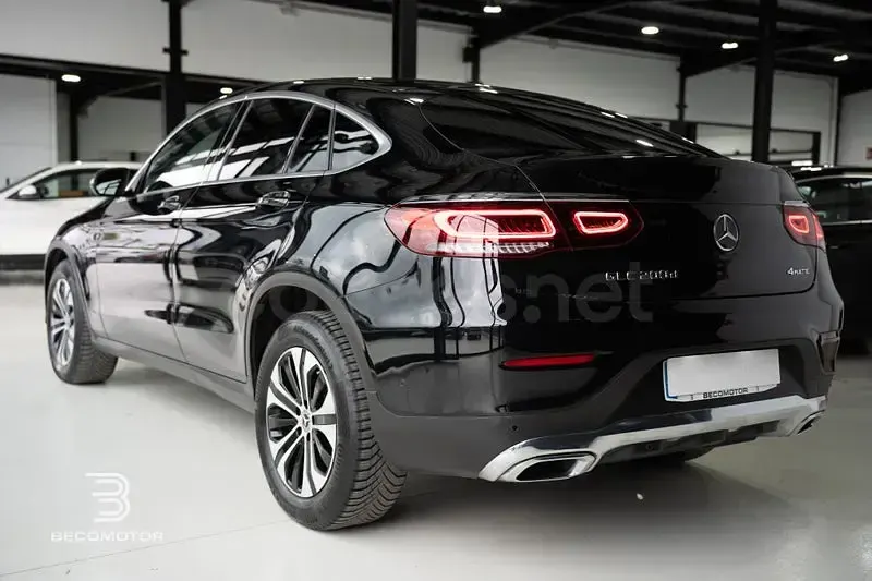 Usado Mercedes GLC200 163 CV (119 kW) 2022 Negro SUV