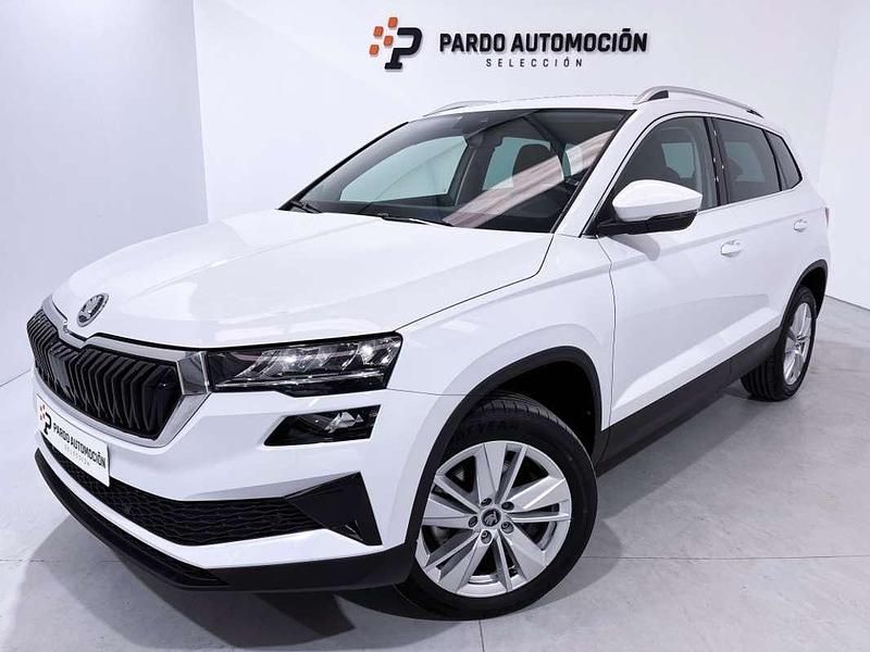 Usado Skoda Karoq Selection 116 CV (85 kW) 2025 Blanco SUV