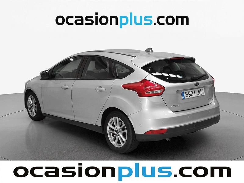 Usado Ford Focus Trend+ 125 CV (91 kW) 2015 Gris plata Utilitario