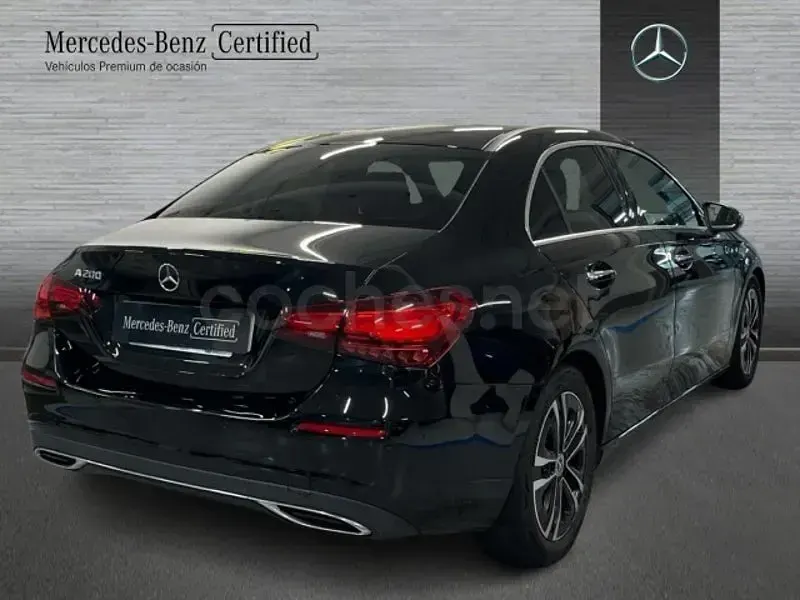 Usado Mercedes A200 163 CV (119 kW) 2023 Negro Berlina