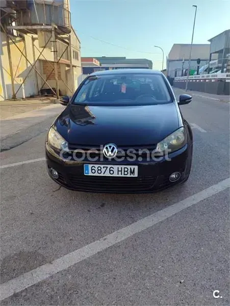 Usado VW Golf VI 105 CV (77 kW) 2011 Negro Utilitario