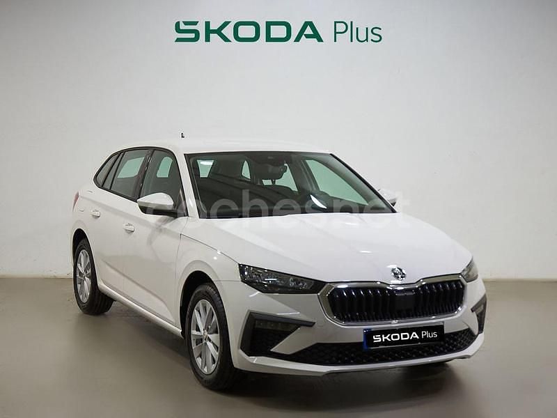 Blanco Usado 2025 Skoda Scala Essence Utilitario | 22.900 € (Caro) - Imagen 1/4