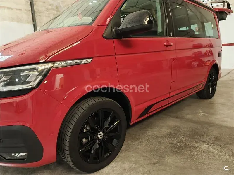 Usado VW California Beach 150 CV (110 kW) 2024 Rojo Van