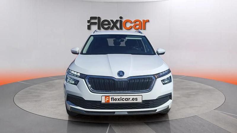 Usado Skoda Kamiq Ambition 110 CV (80 kW) 2021 Blanco SUV