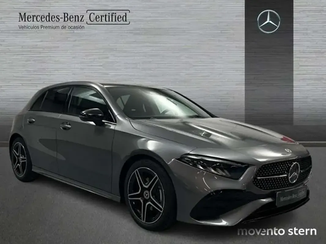 Nuevo Mercedes A180 116 CV (85 kW) 2025 Gris Utilitario